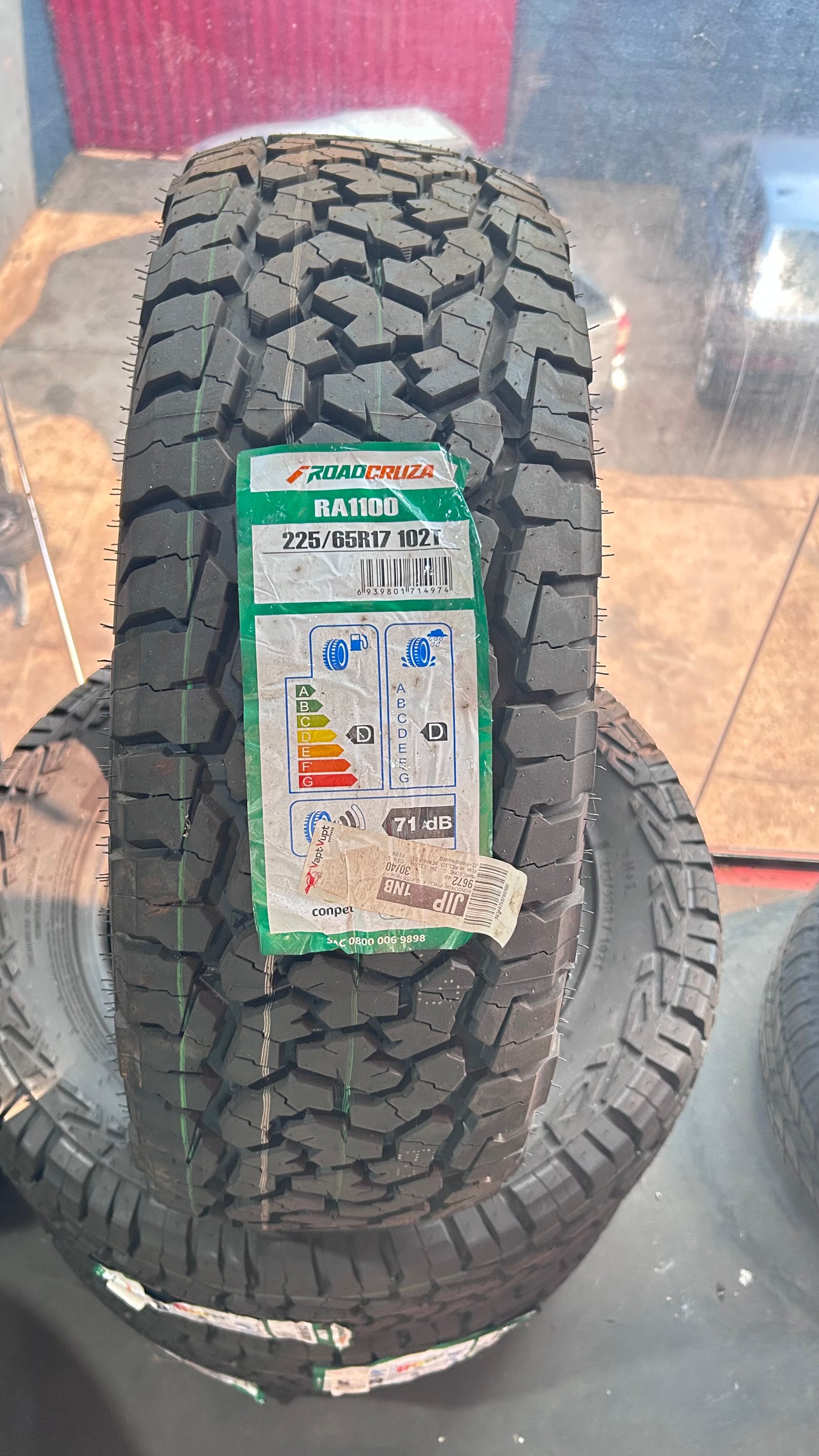 225/65R17 Misto