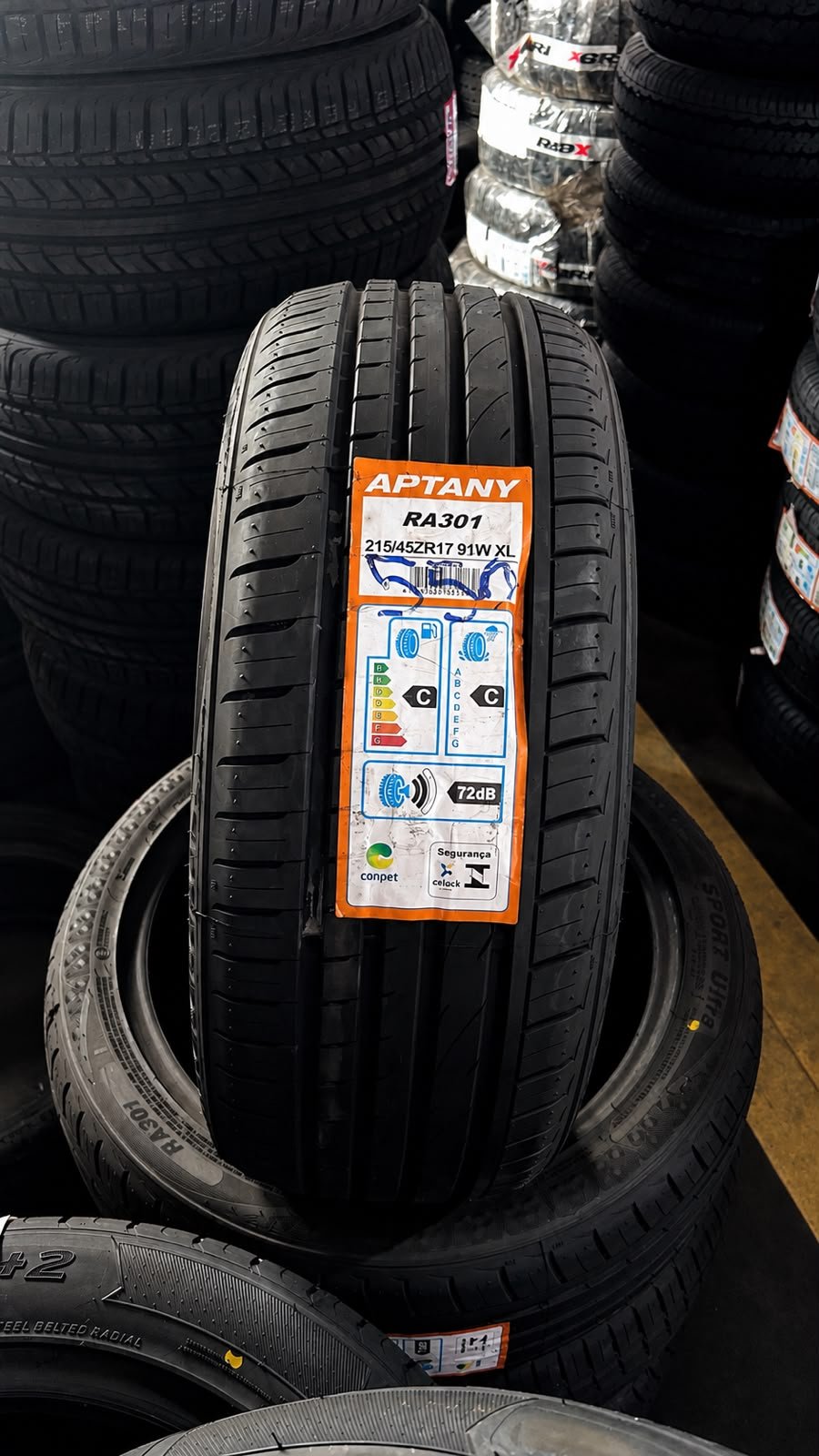 215/45R17